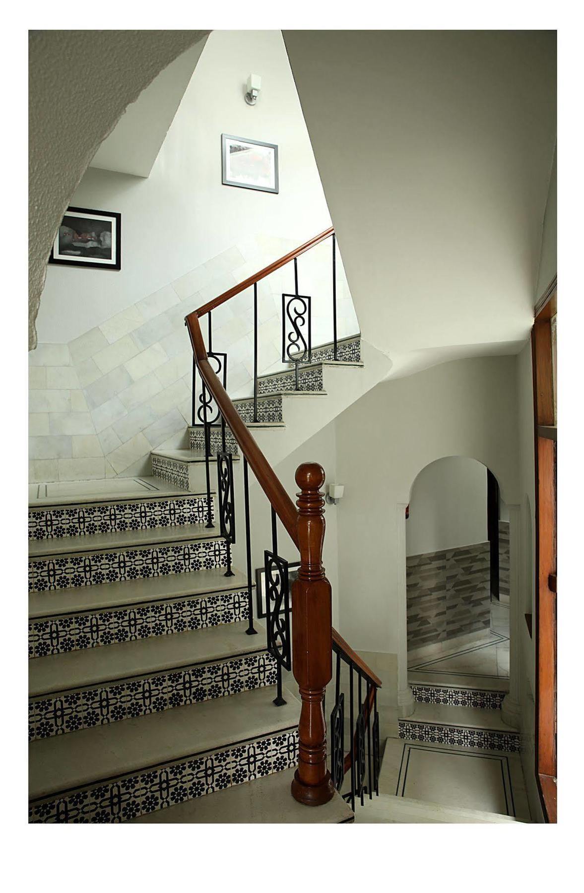 Отель Ahuja Residency Golf Links Нью-Дели Экстерьер фото